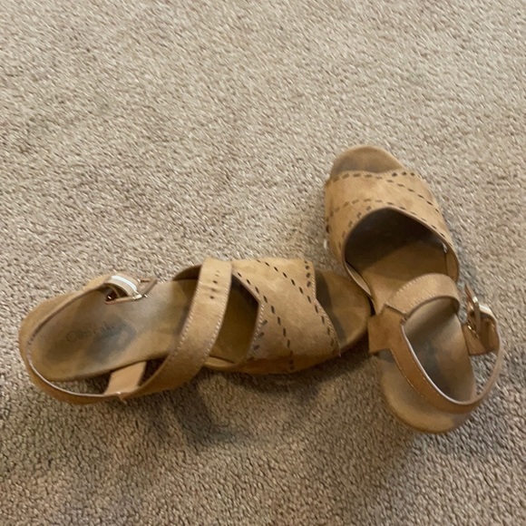 cupcakes & cashmere Other - Brown wedge sandals